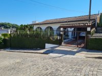 Casa 222m² com piscina e 3 dormitórios + suíte, bairro Água Verde